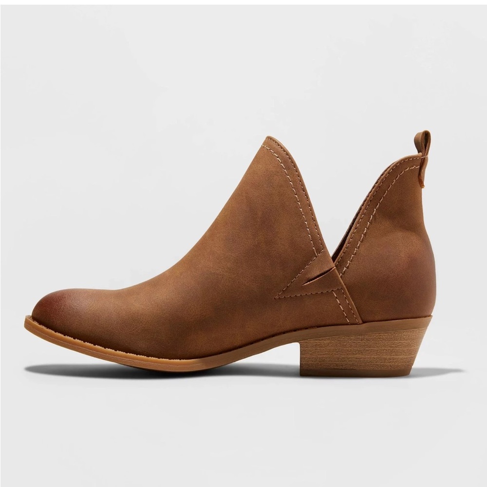 Gently Used- Universal Thread Nora Faux Leather Cut Out Ankle Booties
